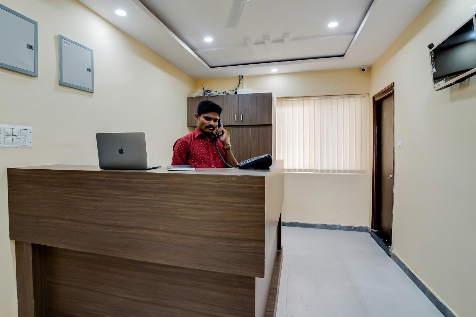 ホテル Oyo 28124 アレクヤ レジデンシー Sururnagar エクステリア 写真